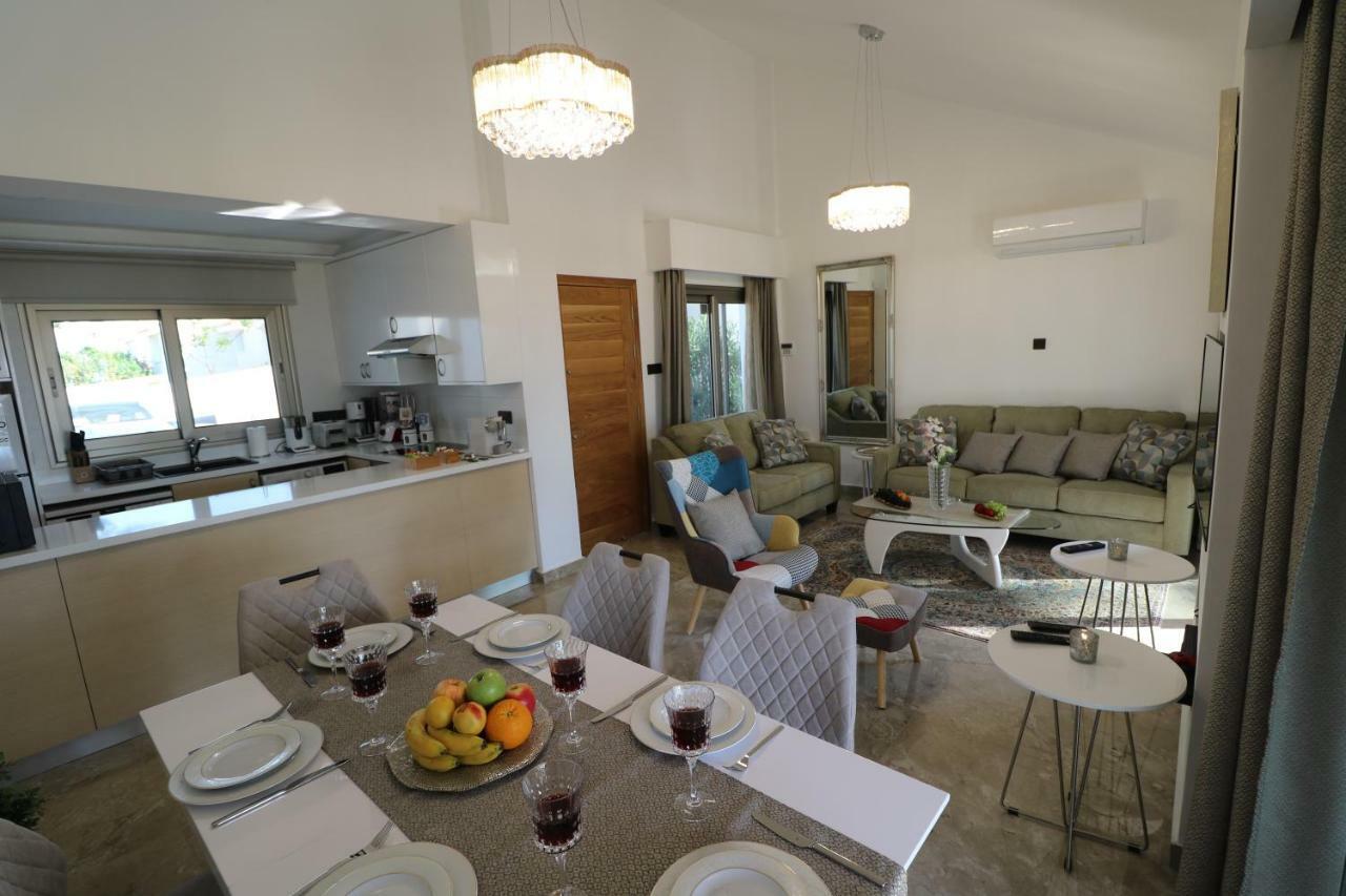 Yulya Villa By Taimoura Paphos Exterior photo
