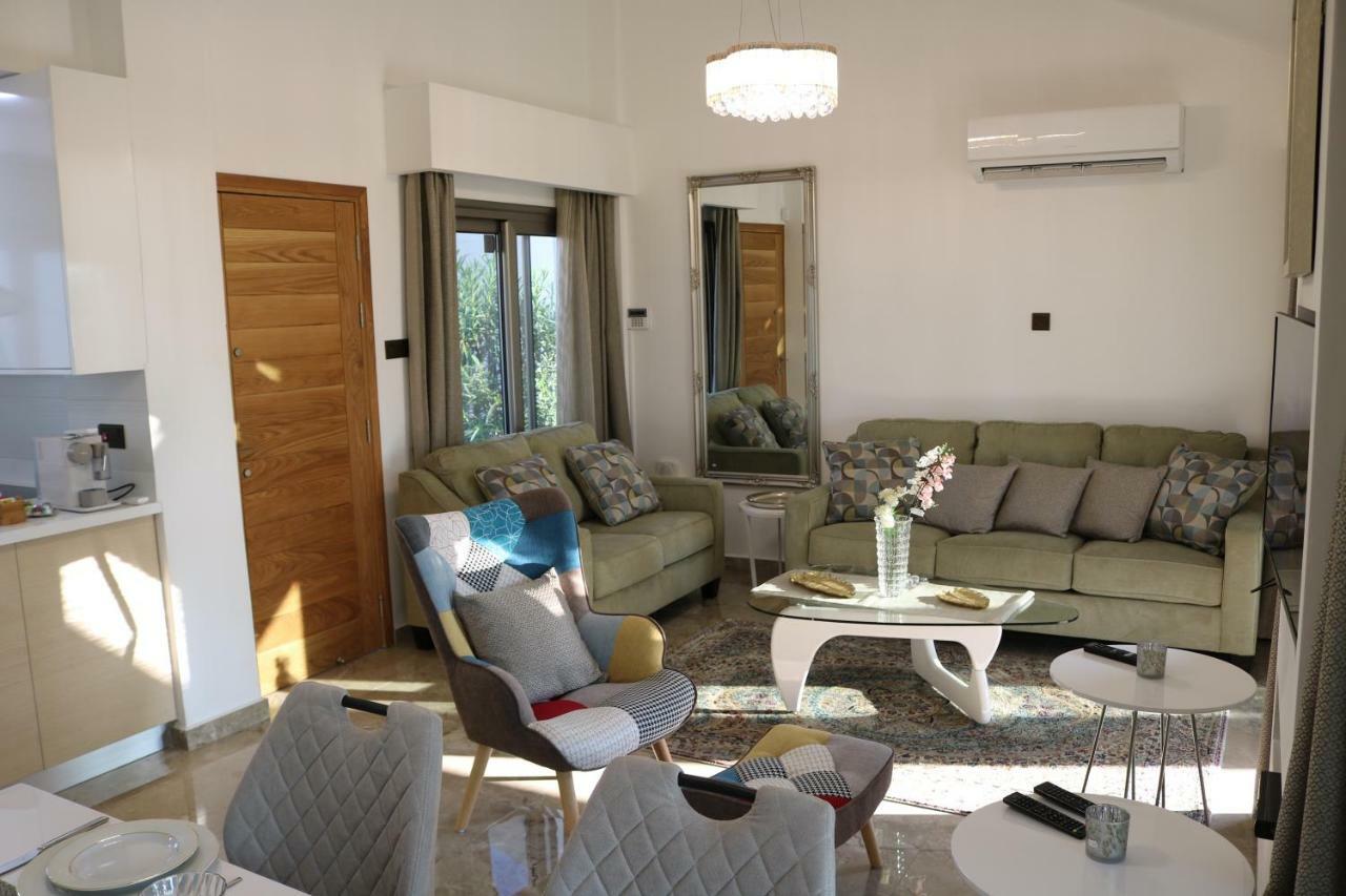 Yulya Villa By Taimoura Paphos Exterior photo